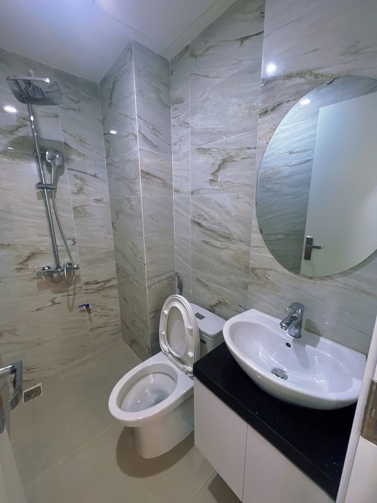 8X TỶ 5 TẦNG THANG MÁY ( MỚI ) SAU LƯNG PHẠM VĂN ĐỒNG